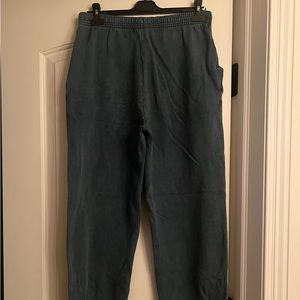 Urban Outfitters Green Brooklyn/USA Sweatpants. Size Large. Good quality.